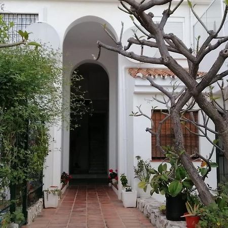 Beautiful Apartment In La Carihuela, Torremolinos Kültér fotó