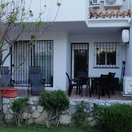 Beautiful Apartment In La Carihuela, Torremolinos Kültér fotó